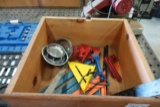 BOX OF SQUARES & MAGNETIC TRIANGLES