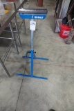 ADJUSTABLE ROLLER STAND