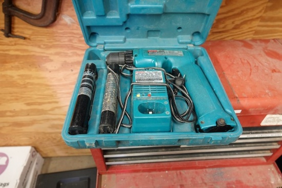 MAKITA DRILL W/CHARGER & 2 BATTERIES