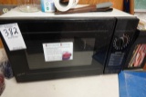 MICROWAVE OVEN