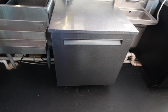 SINGLE DOOR REFRIGERATOR ON CASTERS
