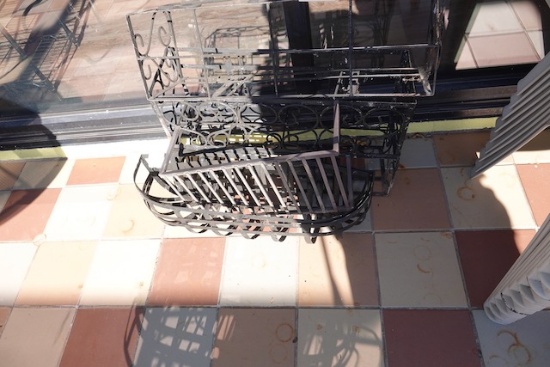 METAL WINDOW FLOWER BASKETS X1