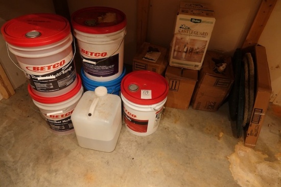 BUCKETS OF CLEANER