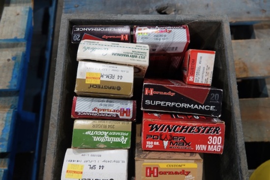 CONTAINER OF SHELLS 223, 204, 454, 300, 30-30, 450, 44 SPL, 257 & 280