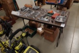 FOLDING TABLE