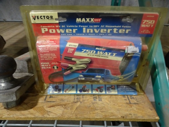 VECTOR 750 WATT POWER INVERTER 12V DC TO 110V AC