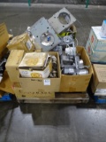 PALLET OF DROP CAN LIGHTS DIFFERENT SIZES & LIGHT FIXTURES