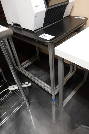 LAB TABLE