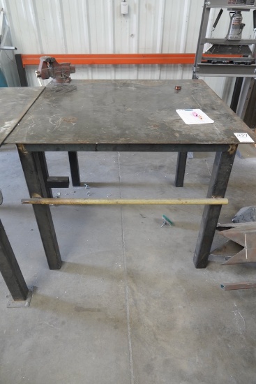 WELDING TABLE W/VISE