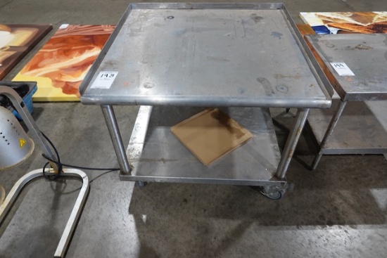 EQUIPMENT STAND ON CASTERS 30”X30”