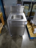 QUAL SERV PORTABLE SINK W/HOT WATER 120V