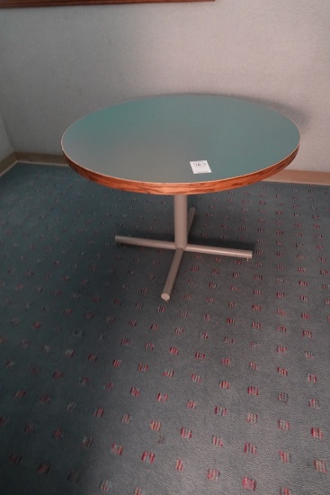 ROUND TABLE