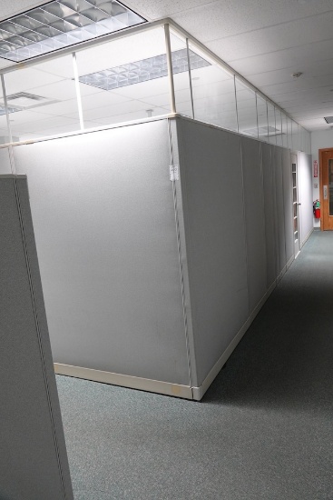 10 DESK CUBICLE ENCLOSURE W/MEDIA ROOM X1