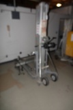 GENIE HAND CRANK LIFT