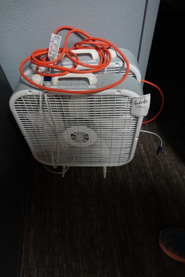 BOX FANS & EXT CORD X1