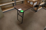 FOLDING TABLE