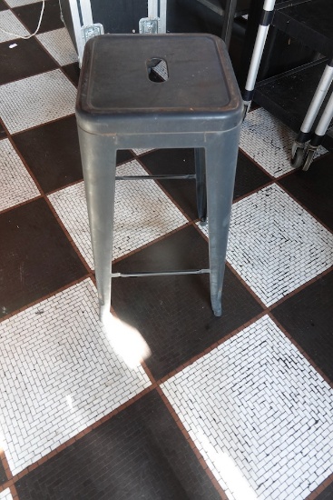 METAL STOOLS (X7)