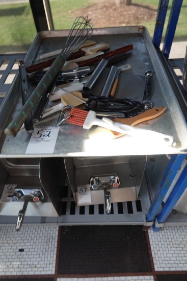 PAN OF UTENSILS