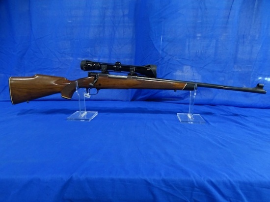 WINCHESTER .243 WIN BOLT ACTION MOD: 70 W/REDFIELD TRACKER SCOPE 3X-9X S/N: G1216084