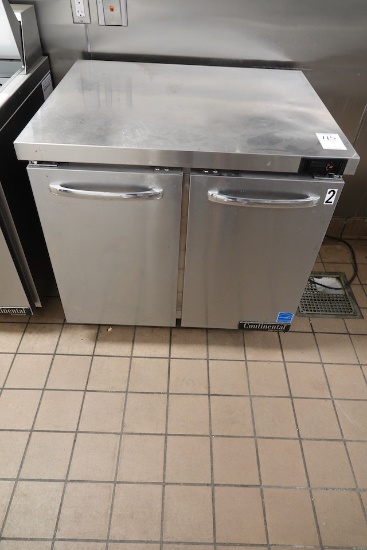 CONTINENTAL 2 DOOR REFRIGERATOR