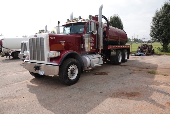 2013 PETERBILT 389 DAY CAB, 2500 GALLON VAC TRUCK,10 SPEED TRANS/ISX-15L CUMMINS, WET KIT,