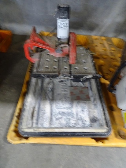 HUSKY WET TILE SAW