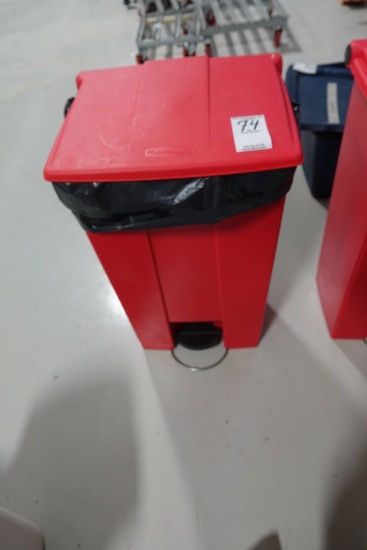 TRASH CAN