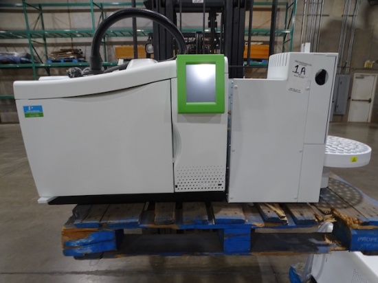 PERKIN ELMER GAS CHROMATOGRAPH CLARUS 690 & MASS SPECTROMETER CLARUS SQ 8T