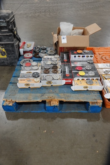 PALLET OF DISNATIC & ASE PUCK STYLE DIAMOND CUTTING/GRINDING BLADES