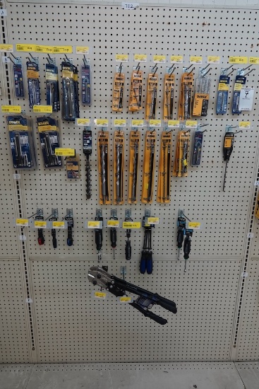 ASSORTMENT OF DRILL DRIVER BITS & TOOLS X1