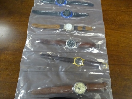 10 MEN'S WRIST WATCHES (DESCRIBED BELOW): 1 SILVER TONE LOUIS W/LEATHERLIKE BAND,