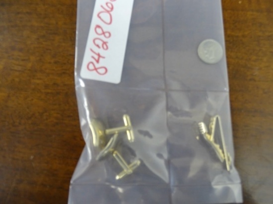 1 PAIR GOLD TONE SQUARE CUFF LINKS W/TWO HEADED EAGLE AND NUMBER 32;