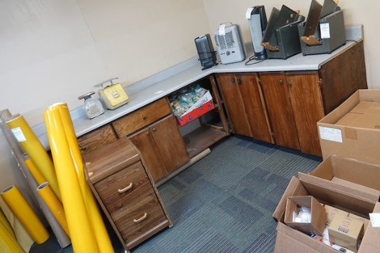 CORNER BASE CABINET W/STRAIGHT CABINET