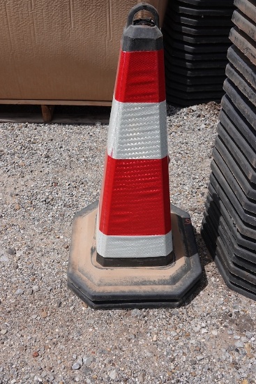 SAFETY CONES (X25)