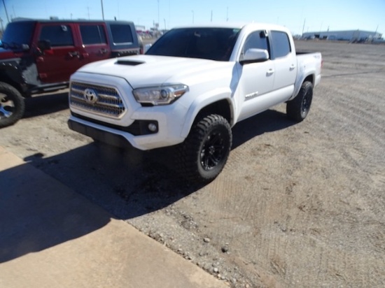 2017 TOYOTA TACOMA