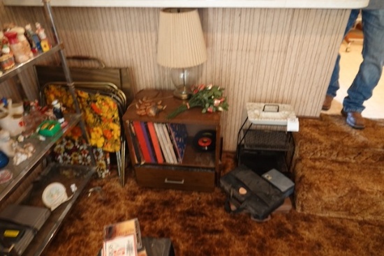 TV TRAYS/ALBUMS/SMOKE STAND X1