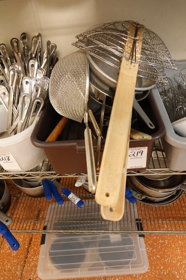 TUB OF UTENSILS