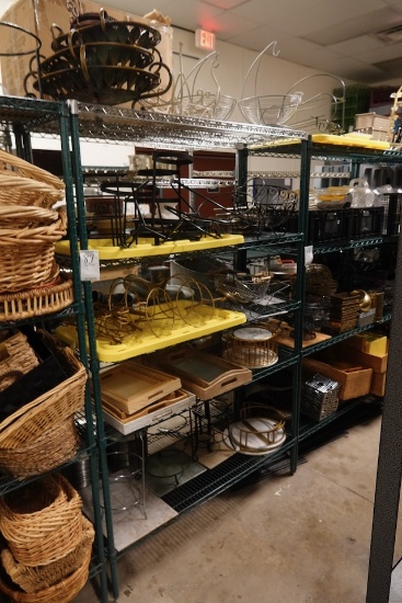WIRE BASKET & STANDS X1