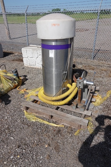 PALLET W/VACUUM, FAN/BLOWER, ROUND DOLLY & PRESS