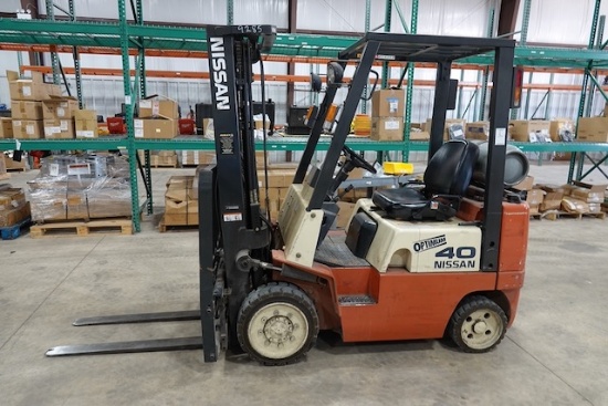 NISSAN OPTIMUM 40 PROPANE FORKLIFT, HOURS: 8069, 4K LB CAPACITY
