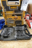 HARDWARE & WRENCH SET X1