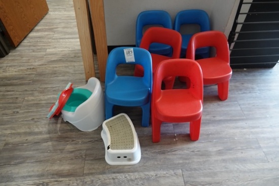 LOT OF KIDS TOYS & CHAIRS (X1)