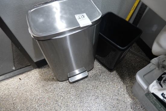 TRASH CANS & PAINT SUPPLIES (X1)