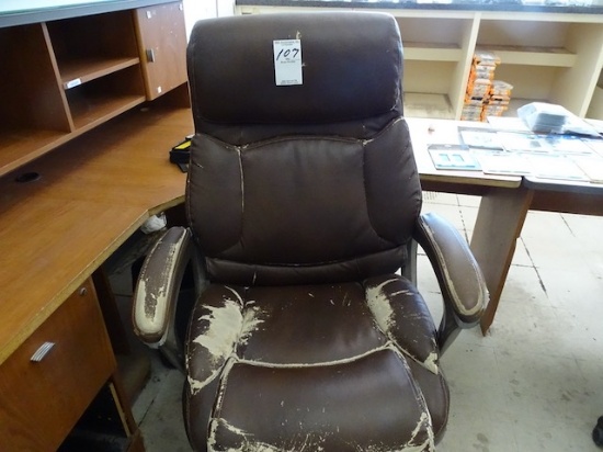LA-Z-BOY EXECUTIVE CHAIR