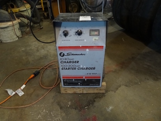 SCHUMACHER 200 AMP BATTERY CHARGER