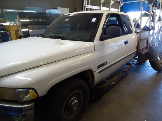 1999 DODGE 3500; 8 FT BED W/GLASS RACKS, CUMMINS DIESEL MOTOR, AUTOMATIC TRANSMISSION,