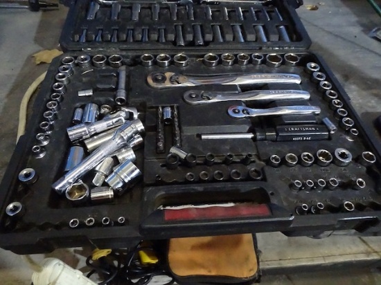 CRAFTSMAN 155 PIECE MECHANICS TOOL SET IN CASE