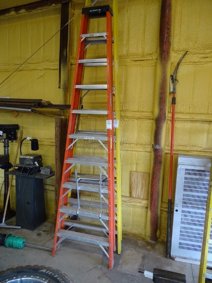 WERNER 10’ FIBERGLASS STEP LADDER