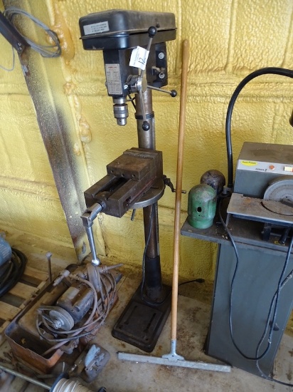 5-SPEED HOMEOWNERS CHOICE DRILL PRESS 110V W/STAND & VISE