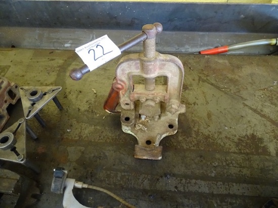PIPE VISE